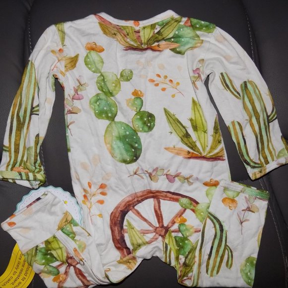 POSH PEANUT CACTUS WOODEN WHEEL LONG SLEEVE ROMPER - Picture 3 of 3